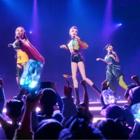 Ideas DIY 3 propuestas divertidas para construir el escenario de concierto de Las Guerreras K-Pop con cajas de cartón.jpg