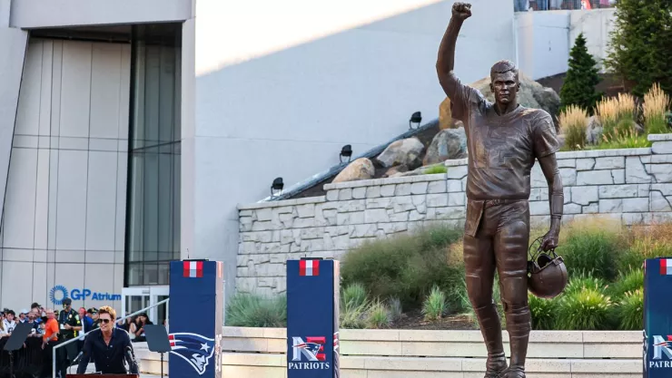 Estatua de Tom Brady en estadio de Patriots