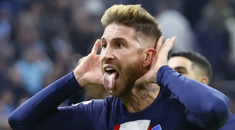 Sergio Ramos celebra su gol con el PSG