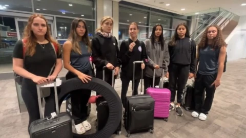 Equipo mexicano de gimnasia rítmica vuelve a México; participarán en Juegos Panamericanos 2023