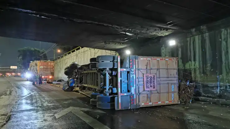 TRÁILER-VOLCADURA.jpg