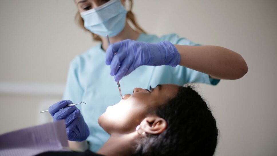 Científicos, anticuerpo, dientes b.jpg