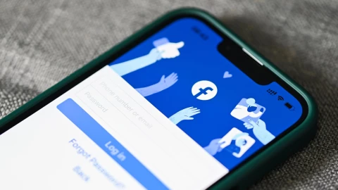 Una nueva oleada de hackeos están ocurriendo en Facebook