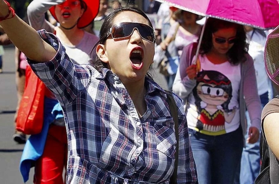 Protestas paralizadoras y vandalismo en algunas partes del país