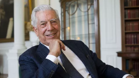La FIL de Guadalajara honra la vida del escritor Mario Vargas Llosa: “La inmortalidad le llegó antes de morirse”