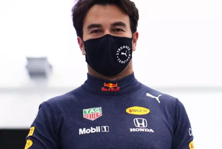 checo perez vacuna covid .jpg