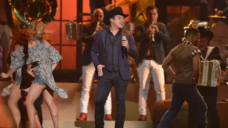 Julión Álvarez visa