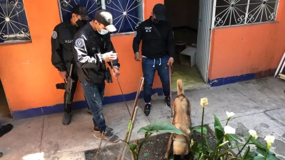 Hay 7 viviendas al interior del inmueble donde buscan restos de víctimas de feminicida serial.jpg