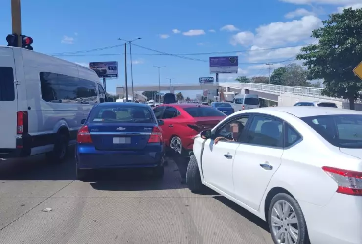 ¡Nuevo Accidente! Carambola en Boulevard Colosio HOY provoca caos vehicular en Cancún