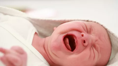 vende bebé por ser niña