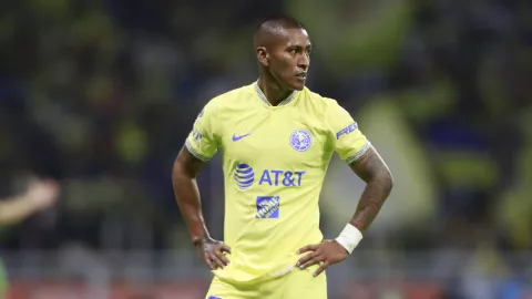 Pedro Aquino con la camiseta del Am&eacute;rica