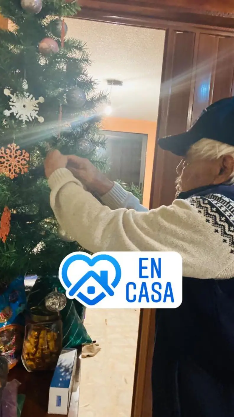 A través de su cuenta de Facebook los abuelitos se muestran entusiasmados por una de las épocas más esperadas del año.