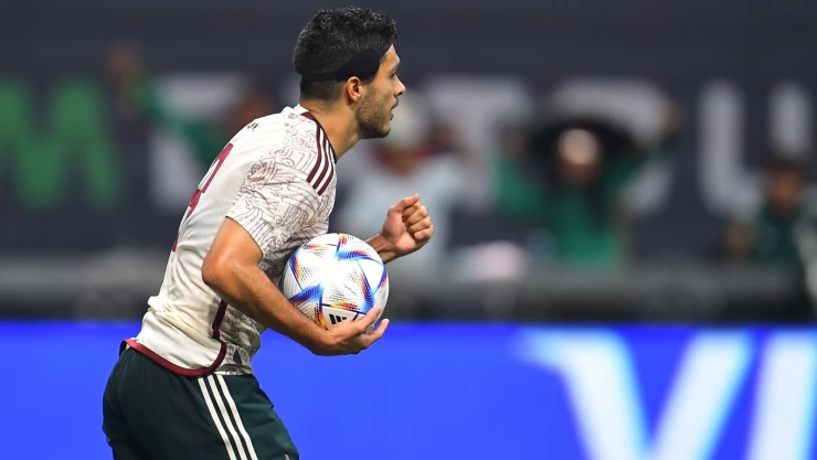 Raul Jiménez festeja gol contra Uzbekistán partido amistoso