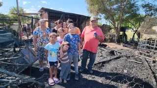 Fuerte incendio dejó sin casa a una familia de nueve integrantes en Los Mochis