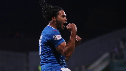 Gullit Pe&ntilde;a en Escocia