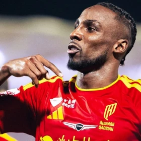 Sin explicaciones: Julián Quiñones NO FUE CONVOCADO para el partido del Al-Qadsiah