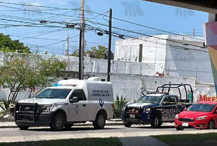Hombre pierde la vida tras aventarse desde el puente en la Bonampak