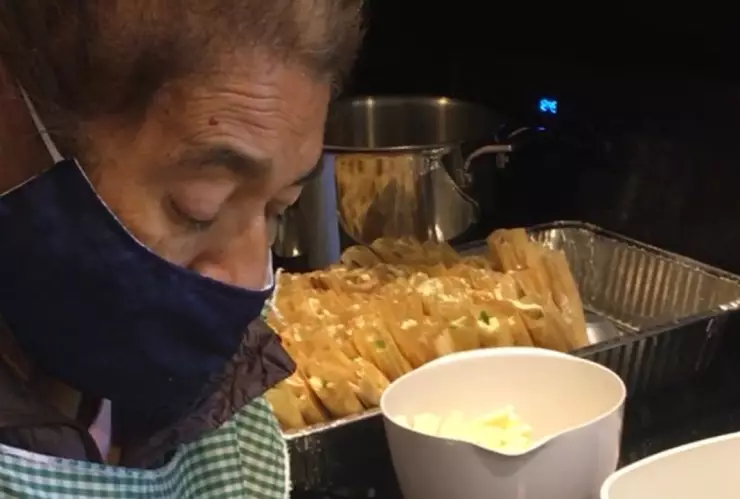 abuelita tamales medicos.jpg