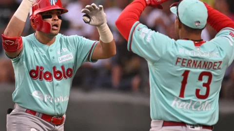 Diablos Rojos recibe a los Tigres de Quintana Roo en el Harp Helú