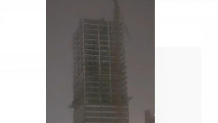 Edificio de Tijuana presenta daños en su fachada tras lluvias de hoy jueves 6 de marzo de 2025