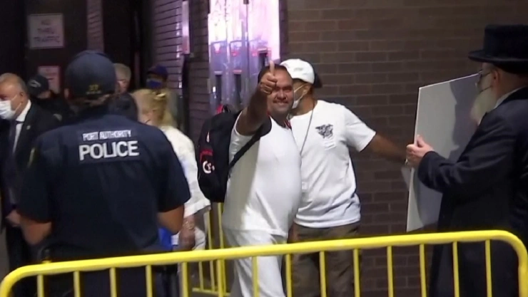 Continúa el traslado de inmigrantes de Texas a Nueva York: llegan 140 más.