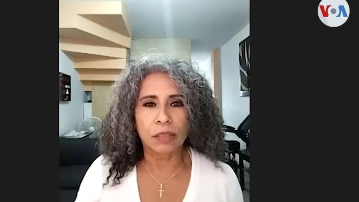 Fotoperiodista enfrenta el reto de trabjar con hombres