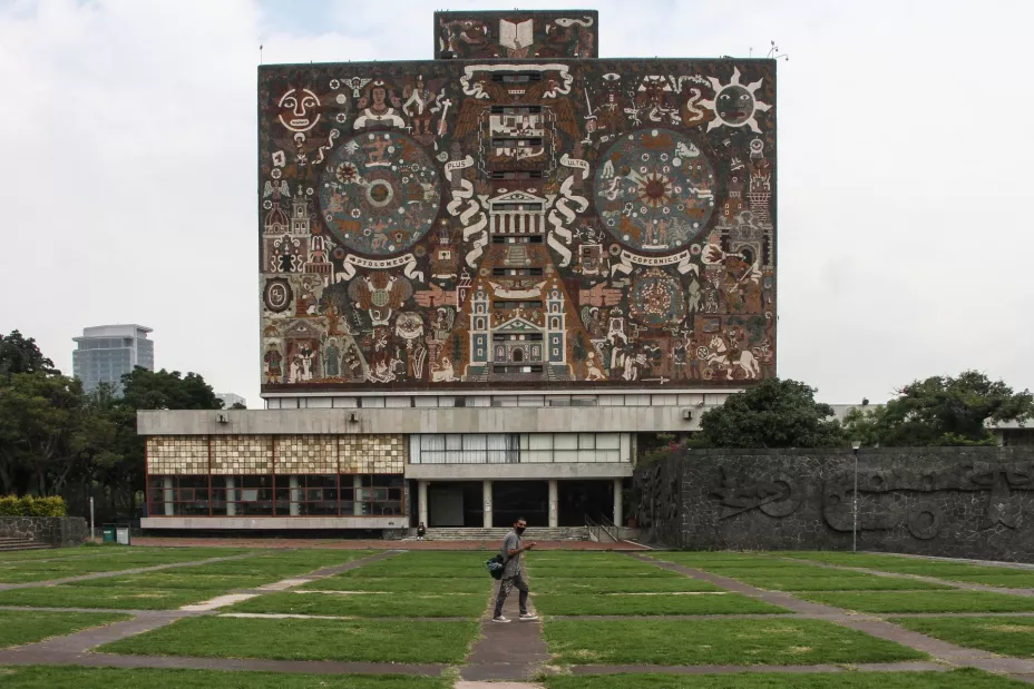 Biblioteca UNAM cuartoscuro.jpeg