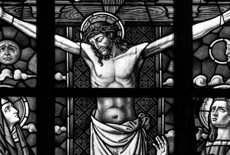 ¿Y los ’10' mandamientos? Mujer fue grabada robando celular en iglesia de Hidalgo