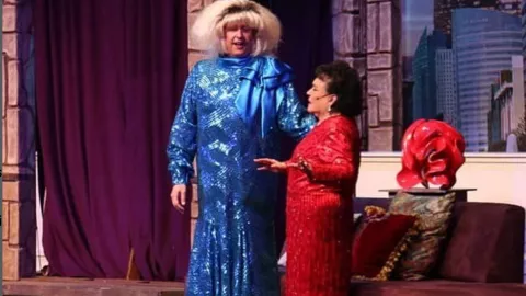 Daniel Bisogno con su personaje de “La Güera Limantour” trabajó con Carmen Salinas