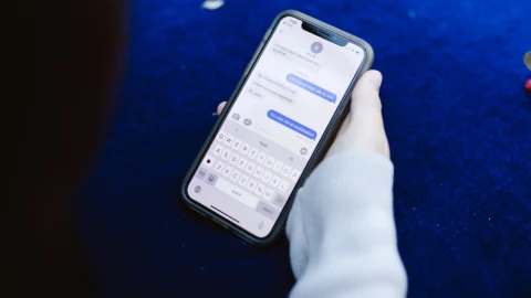 mujer extorsion sexual italia