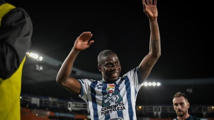 geisson perea muestra partes íntimas partido