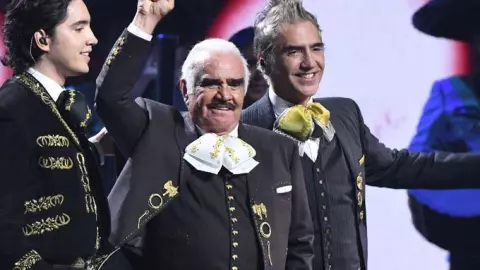 fallece vicente fernández en guadalajara está canción estará en su funeral 