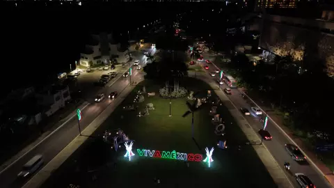 Inauguran parador fotográfico en la zona hotelera de Cancún por las Fiestas Patrias