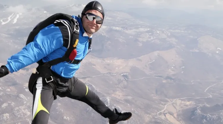 La psicología explica por qué algunas personas buscan experimentar adrenalina constantemente.jpg