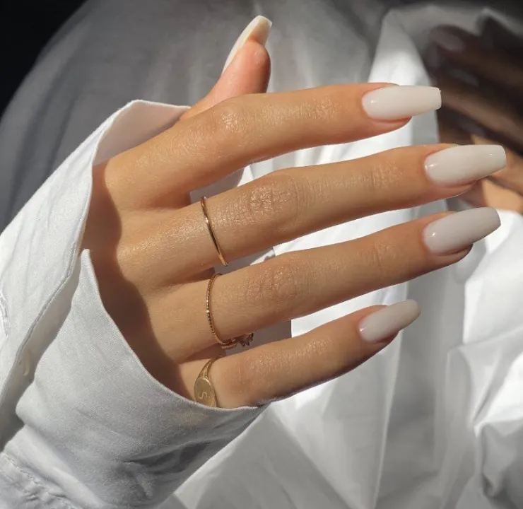 39 diseños de uñas que puedes usar en rubber y se verán elegantes: en cuadradas o almendradas