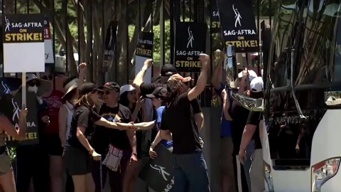 Termina huelga de actores en Hollywood