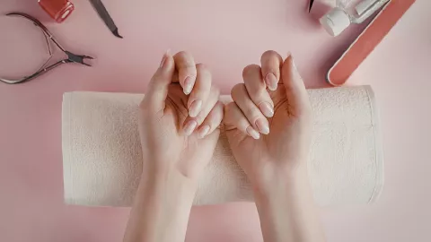 Uñas coreanas primavera 2026: 7 estilos minimalistas que rejuvenecen a los 40