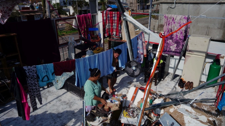 Huracán-Otis-en-Acapulco-Guerrero-se-levanta-poco-apoco-sigue-las-últimas-noticias-en-vivo