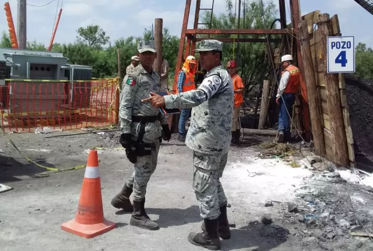 Diez mineros atrapados en un pozo de carbón en Coahuila.