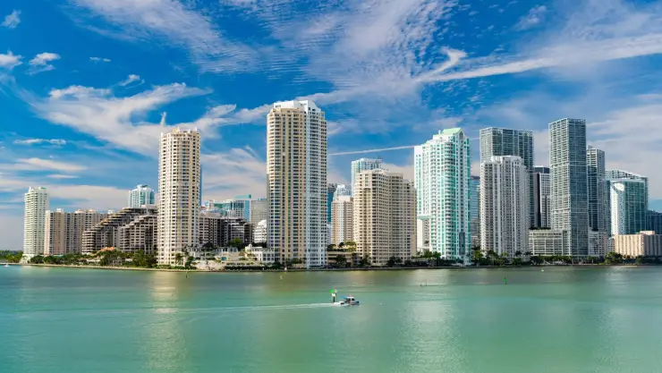 Los latinos indocumentados forman una gran parte del sector laboral en Florida