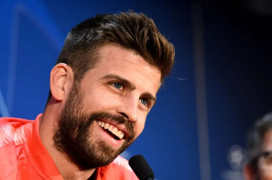 Pique sonriendo.jpg