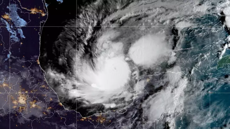 Huracán Milton aumenta su fuerza y alcanza la categoría 4 HOY 7 de octubre de 2024.jpg