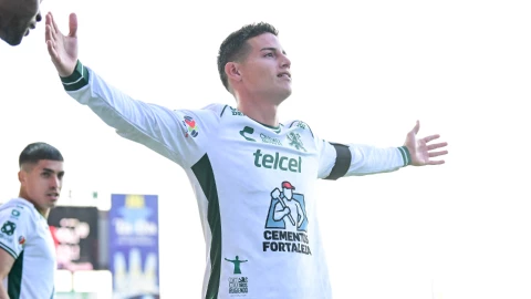 James Rodr&iacute;guez celebra su primer gol en la Liga MX