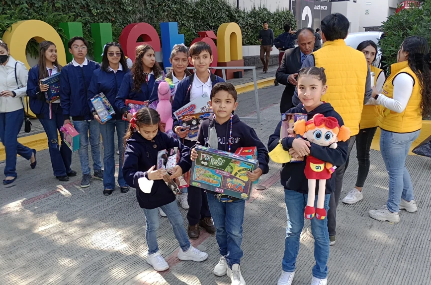 El colegio CFH realizó un gran donativo al Juguetón Azteca