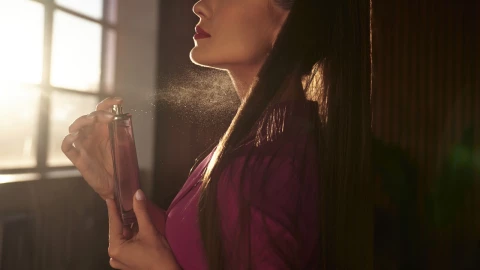 La inteligencia artificial eligió una serie de perfumes de mujer de alta gama para usar en este 2025