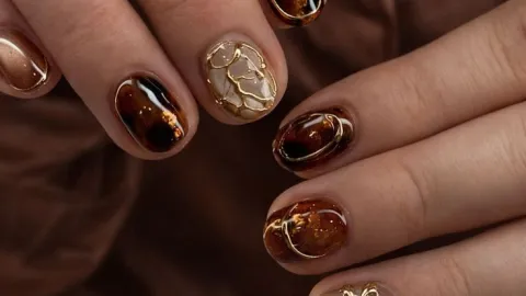 Diseño de uñas elegantes para otoño