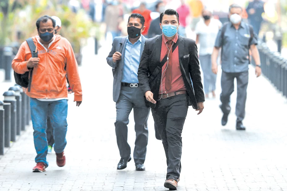 DELOYA Oficinistas-regreso--El-Universal.jpg