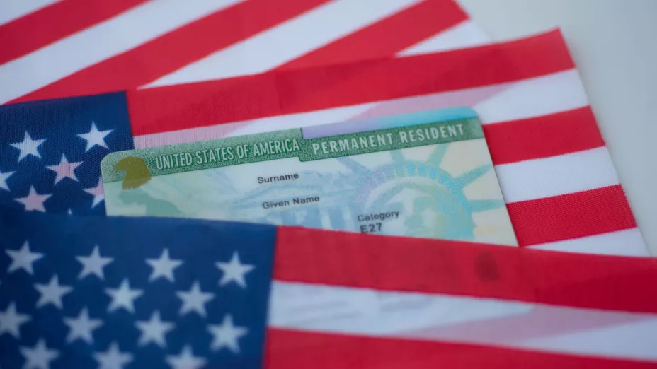 Algunos indocumentados podrían recibir la Green Card.