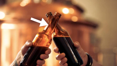 Seguro no lo sabías: el verdadero motivo por el que las cervezas son más delgadas de arriba