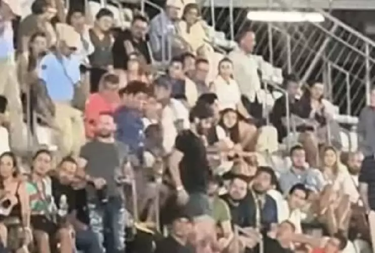 ¡Qué oso! Aficionados son fueron retirados del abierto Mexicano de Tenis por gritar “C.u, C.u Puma”.jpg